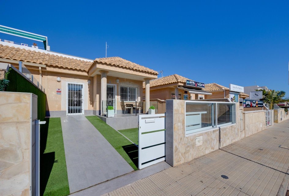 Alquiler a largo plazo - Adosado -
Orihuela Costa - La Zenia