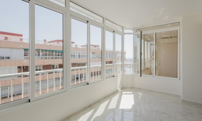 Apartamento - Återförsäljning - Torrevieja -
                Playa de La Acequion