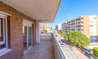 Apartamento - Segunda mano -
            Torrevieja - AM-01685