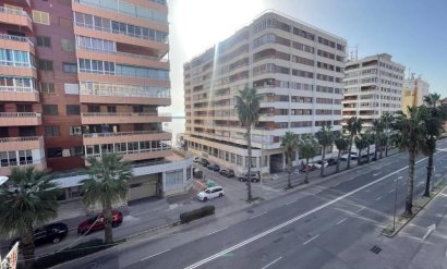 Apartamento - Segunda mano -
            Torrevieja - AM-01981