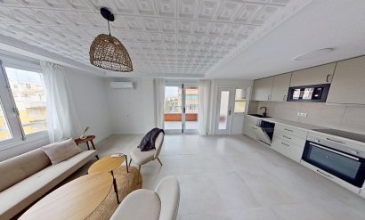 Apartamento - Segunda mano -
            Torrevieja - AM-02031