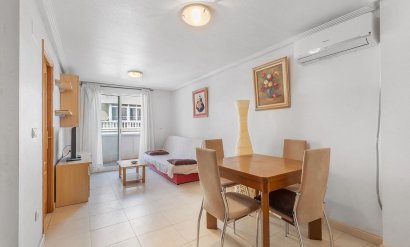 Apartment - Resale - Torrevieja -
                Centro