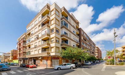 Apartment - Resale - Torrevieja -
                Centro