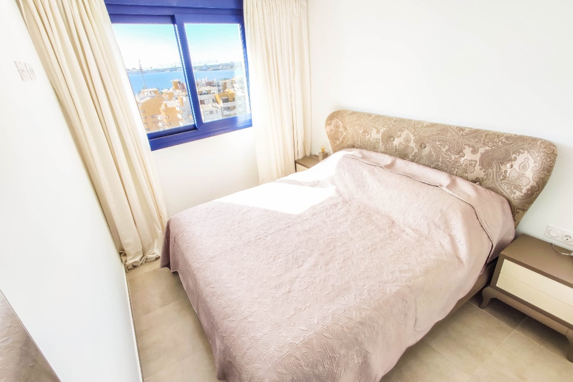 Återförsäljning - Apartament -
Punta Prima