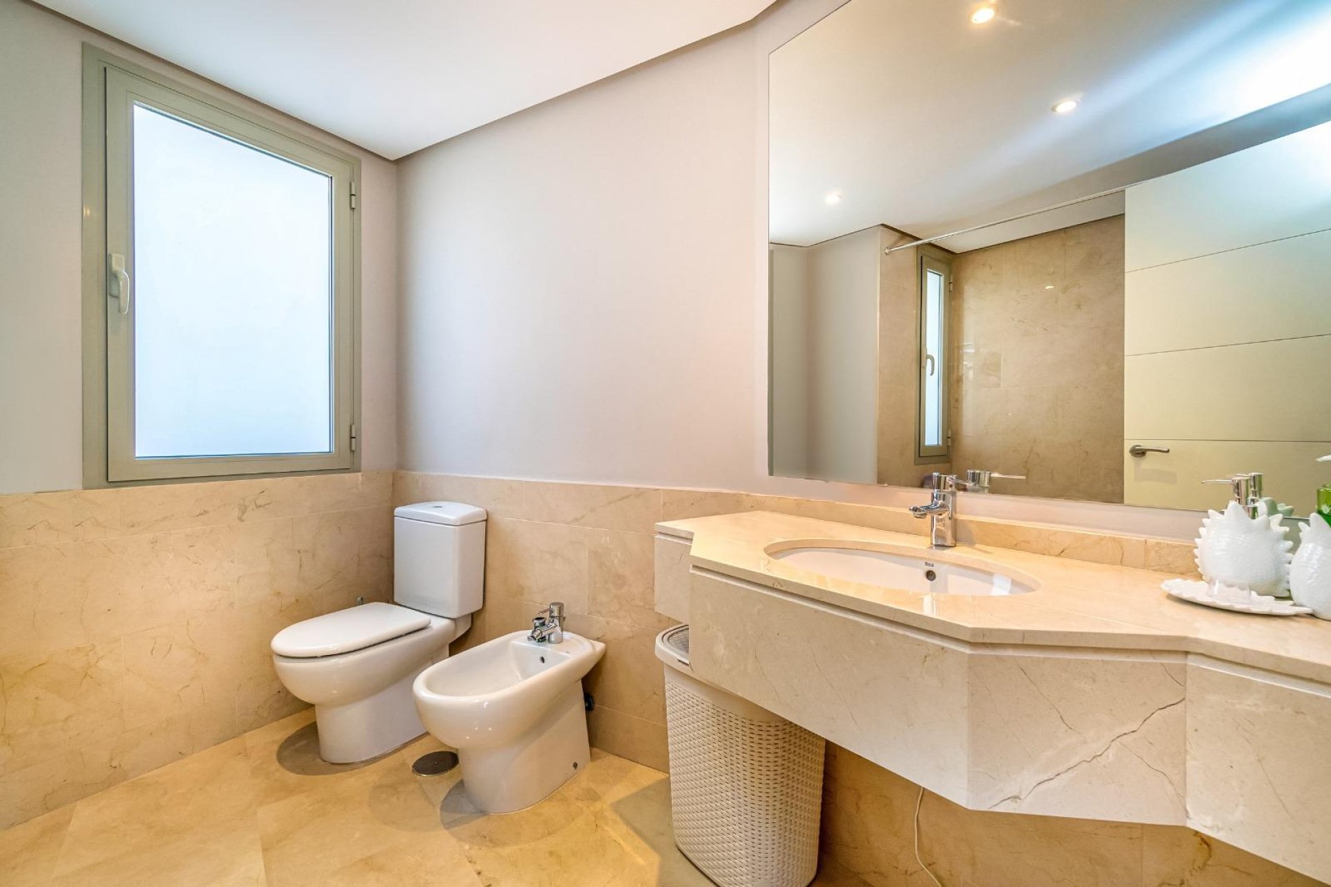 Återförsäljning - Apartamento -
Orihuela Costa - Las Colinas Golf