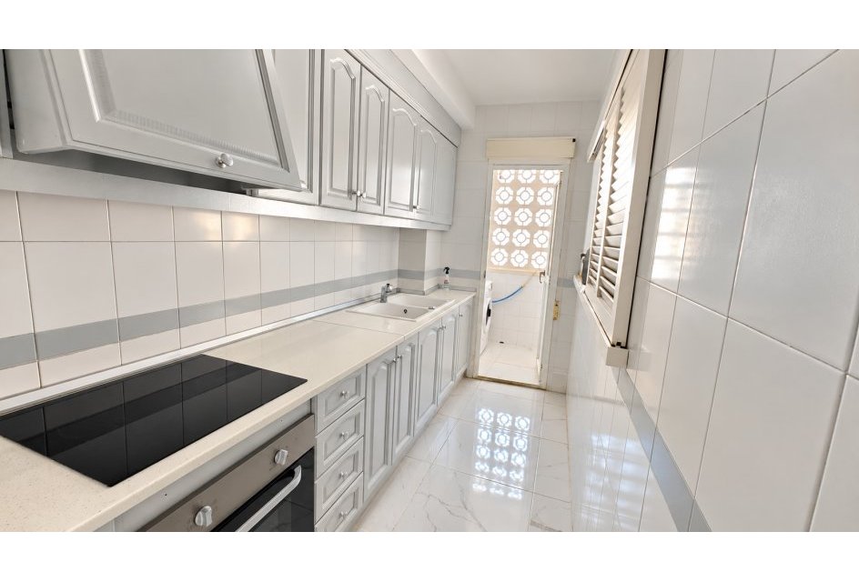 Återförsäljning - Apartamento -
Torrevieja - Acequion
