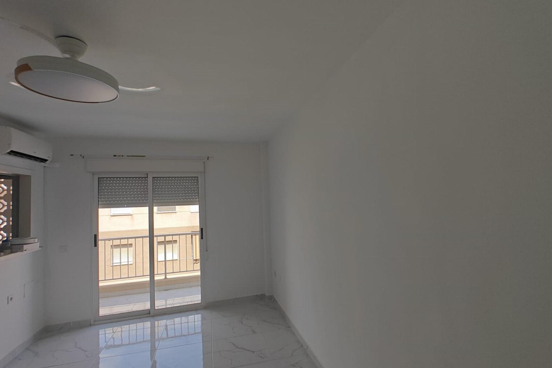 Återförsäljning - Apartamento -
Torrevieja - Acequion