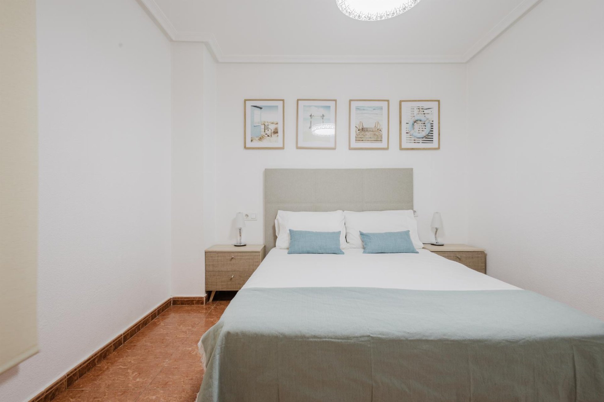 Återförsäljning - Apartamento -
Torrevieja - Centro
