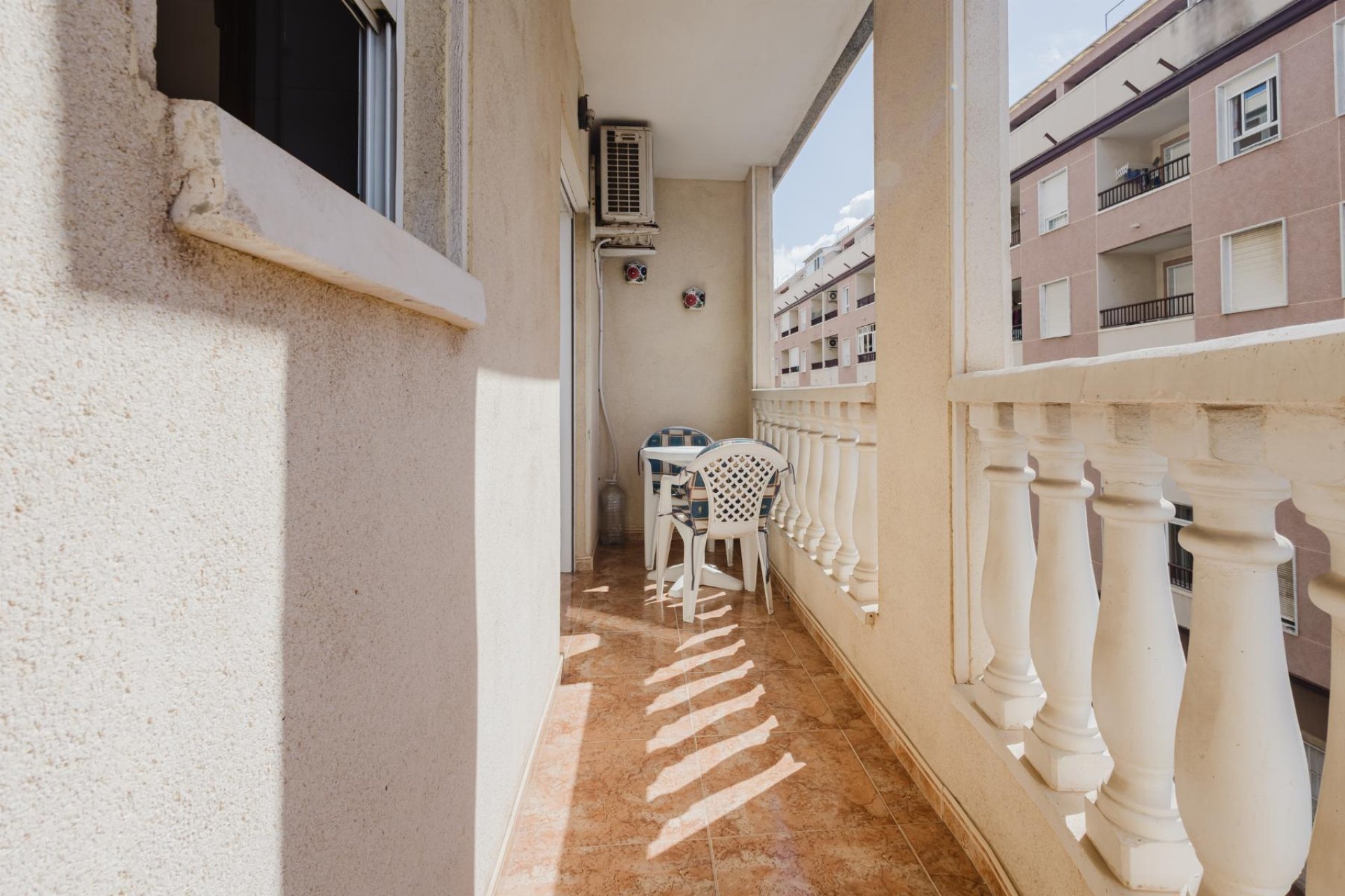 Återförsäljning - Apartamento -
Torrevieja - Parque de Las Naciones