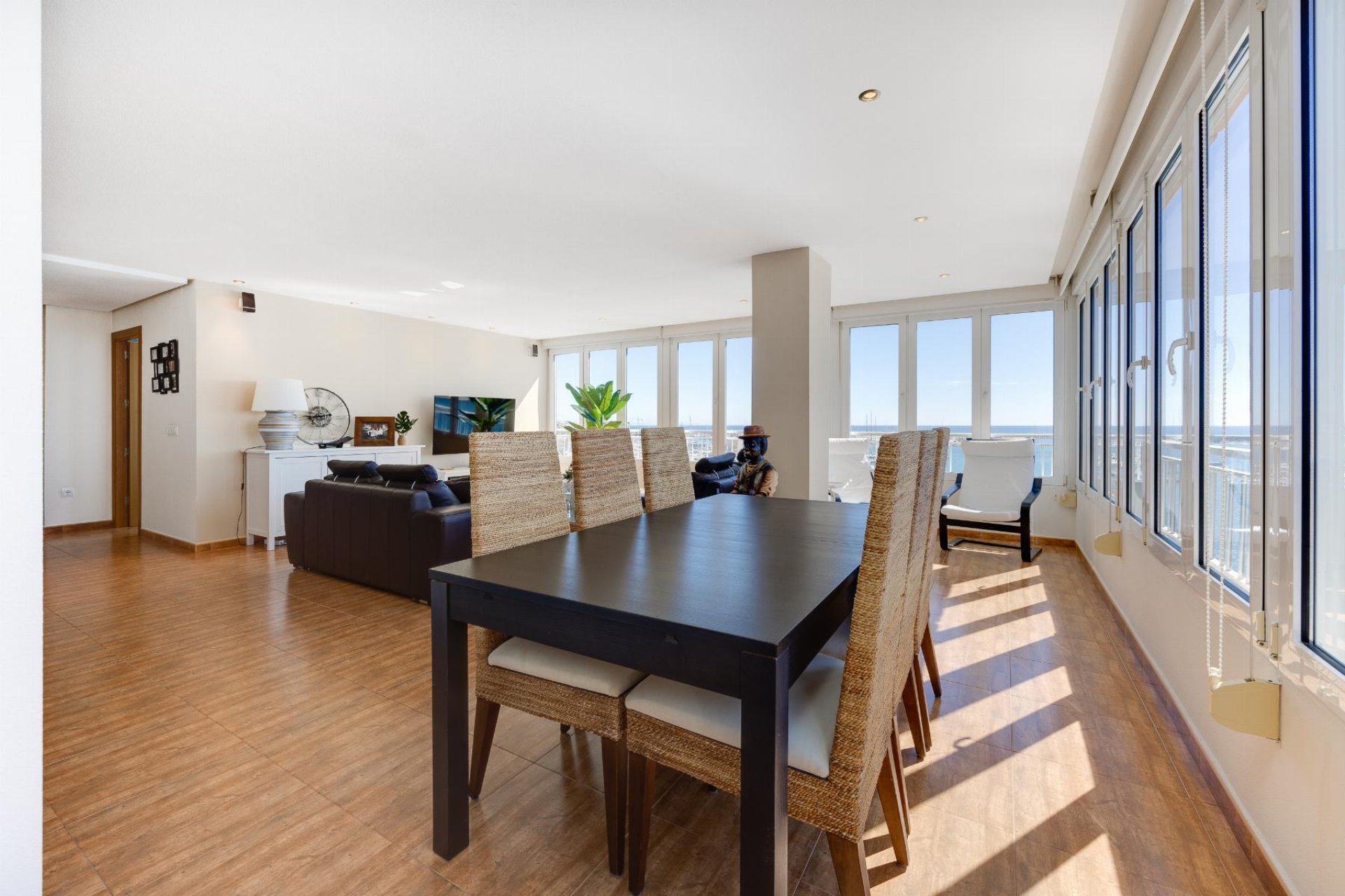 Återförsäljning - Apartamento -
Torrevieja - Playa Acequion