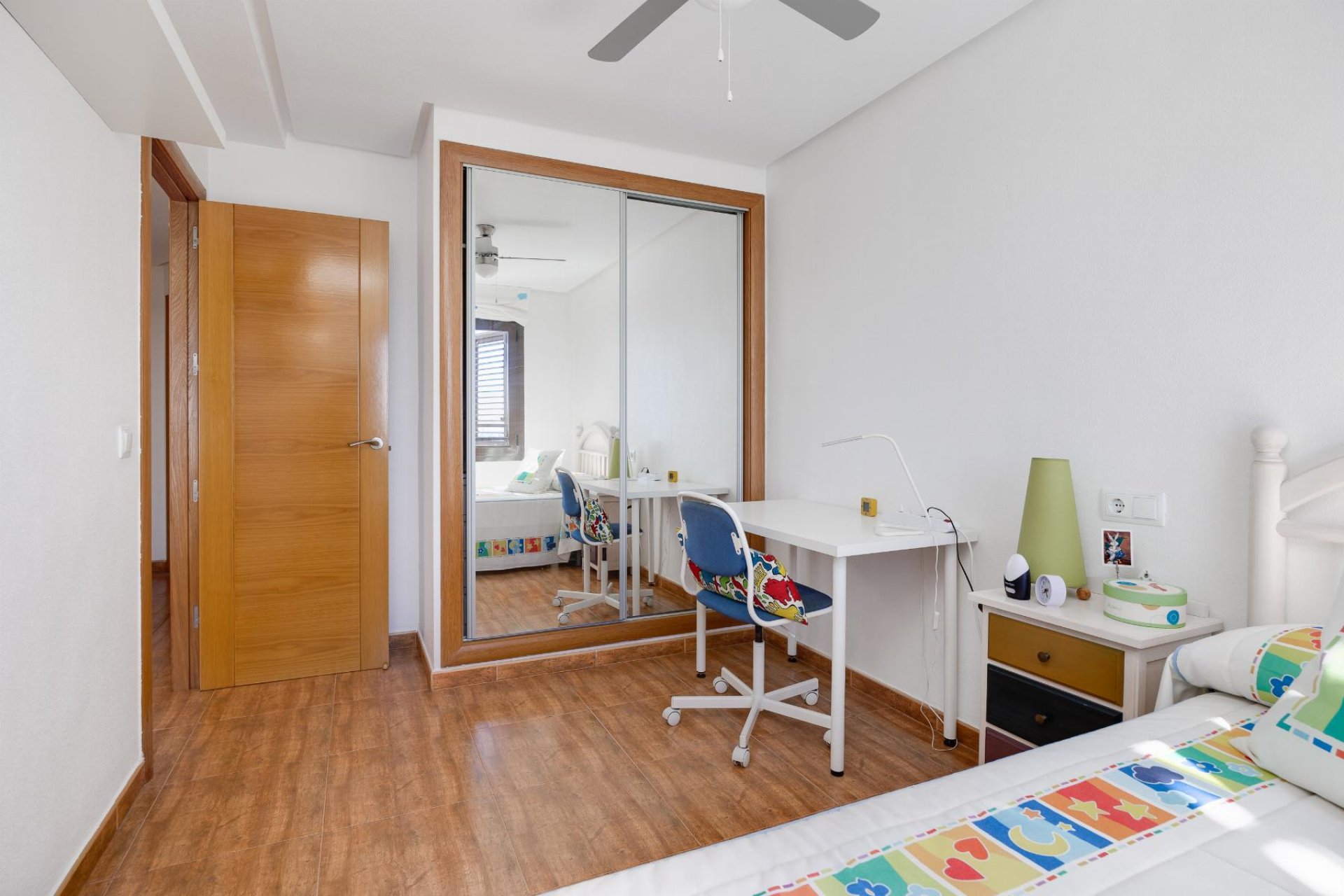 Återförsäljning - Apartamento -
Torrevieja - Playa Acequion