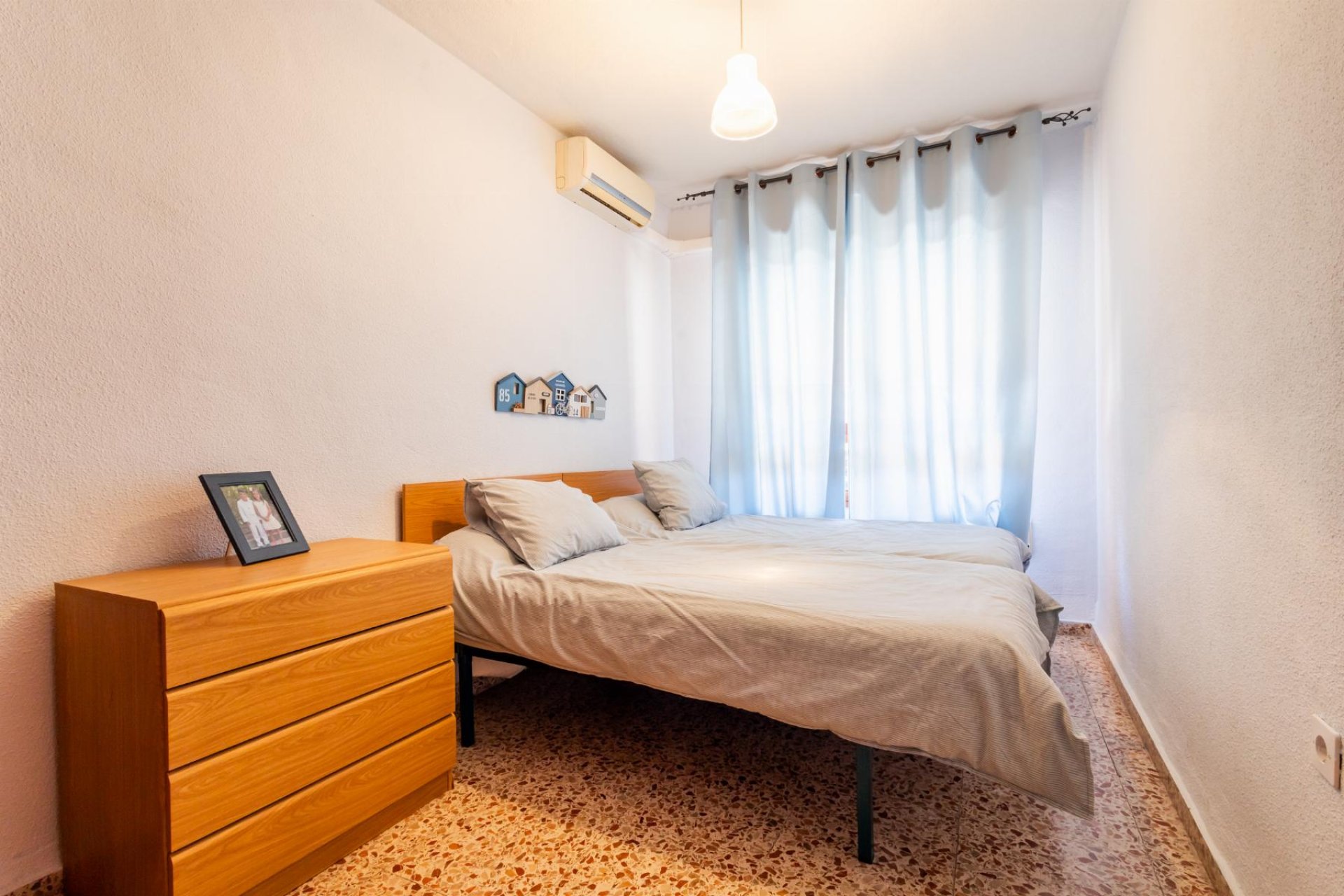 Återförsäljning - Apartamento -
Torrevieja - Playa de los Naufragos
