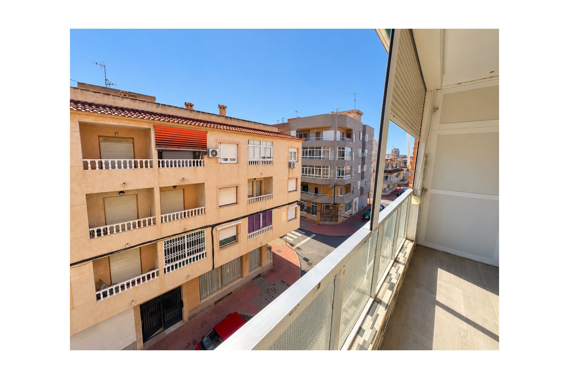 Återförsäljning - Apartamento -
Torrevieja - Playa de los Naufragos