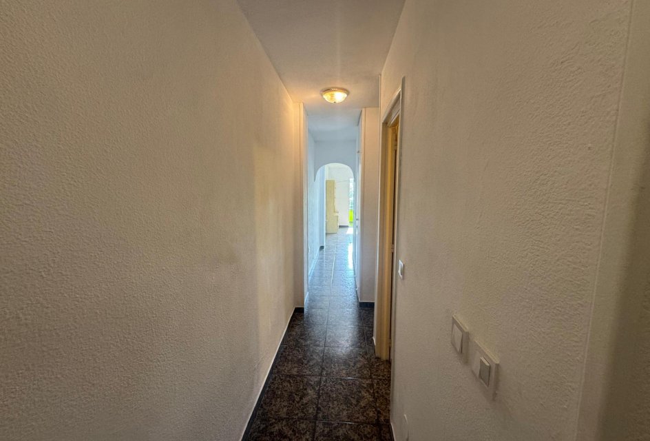 Återförsäljning - Apartamento -
Torrevieja - Playa del Acequión