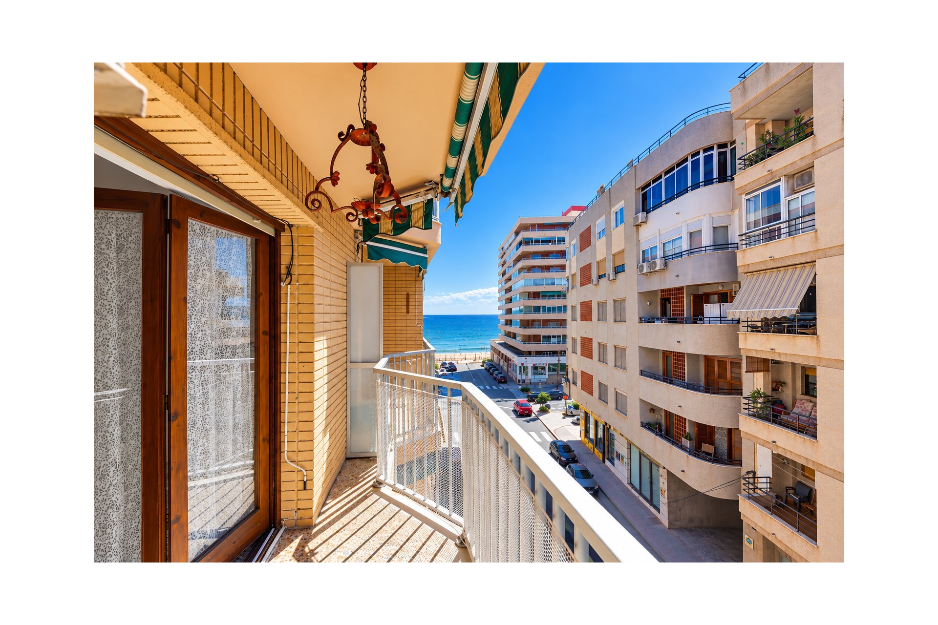 Återförsäljning - Apartamento -
Torrevieja - Playa del Acequión