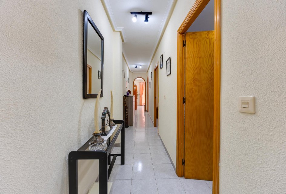 Återförsäljning - Apartamento -
Torrevieja - Playa del Cura