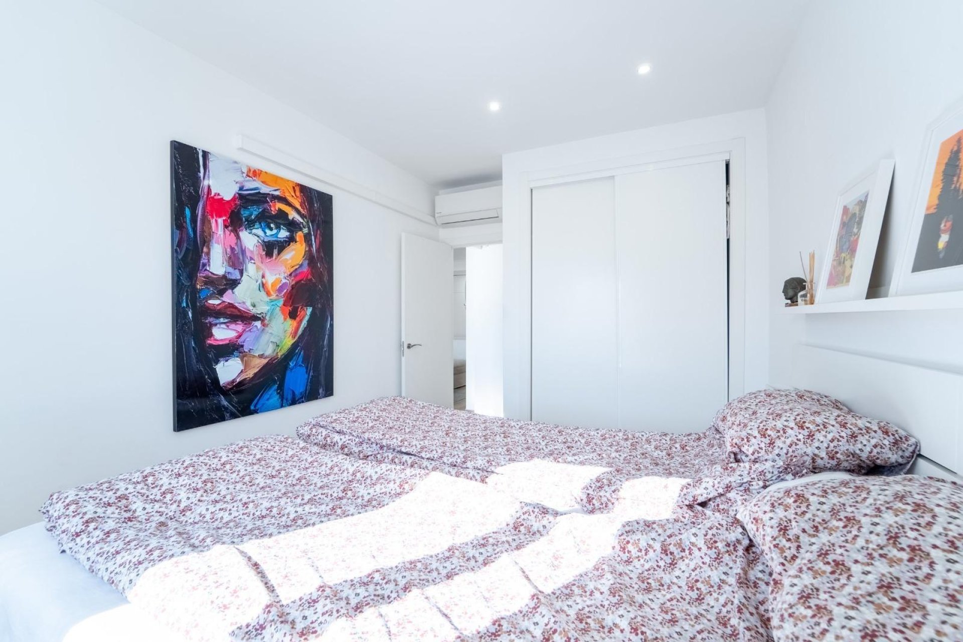 Återförsäljning - Buhardilla -
Orihuela Costa - La Zenia