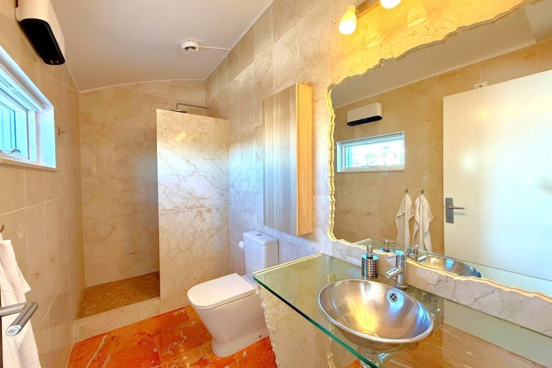 Återförsäljning - Buhardilla -
Orihuela Costa - Las Ramblas