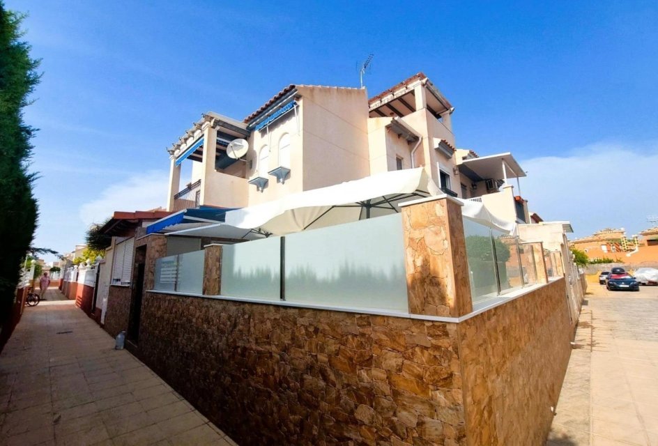 Återförsäljning - Buhardilla -
Orihuela Costa - Playa Flamenca