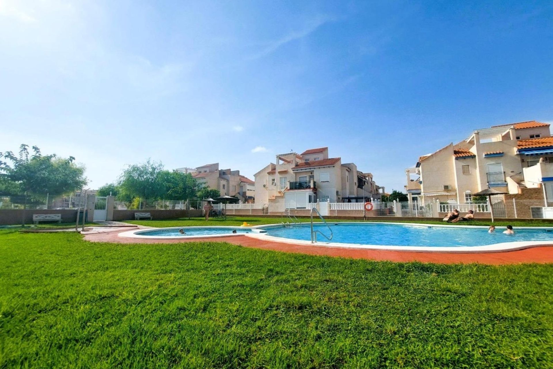 Återförsäljning - Buhardilla -
Orihuela Costa - Playa Flamenca