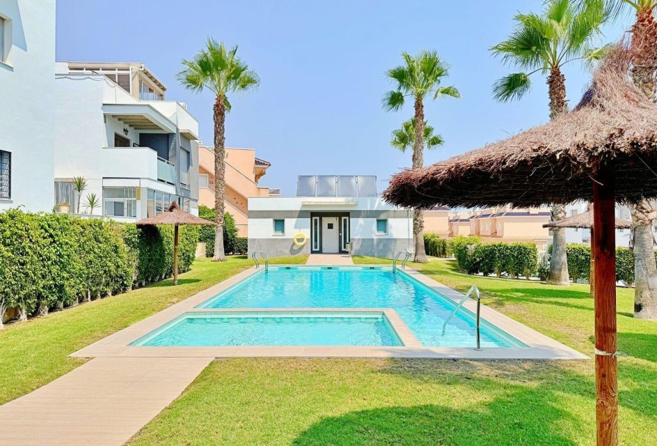 Återförsäljning - Buhardilla -
Orihuela Costa - Rocio del Mar