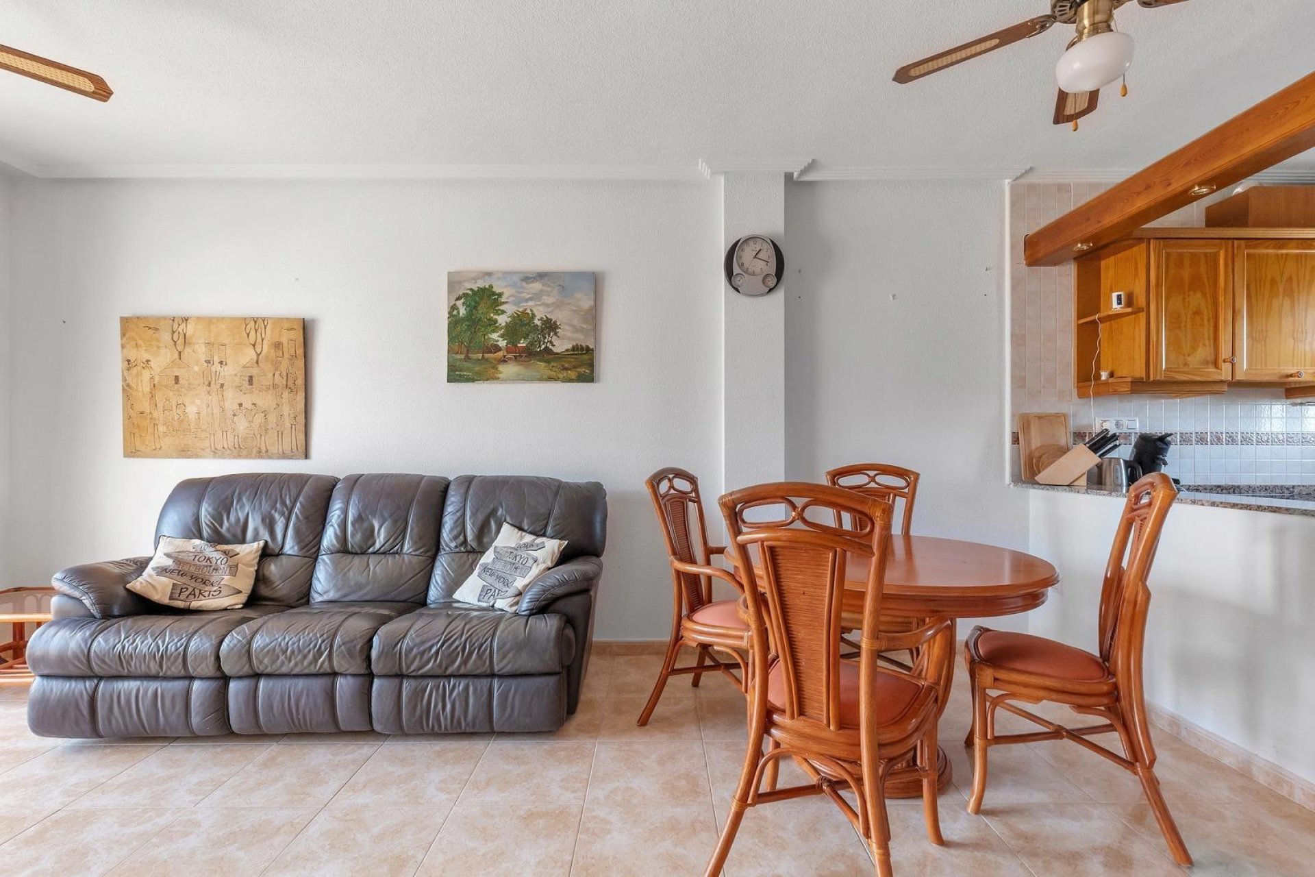 Återförsäljning - Buhardilla -
Orihuela Costa - Villamartín
