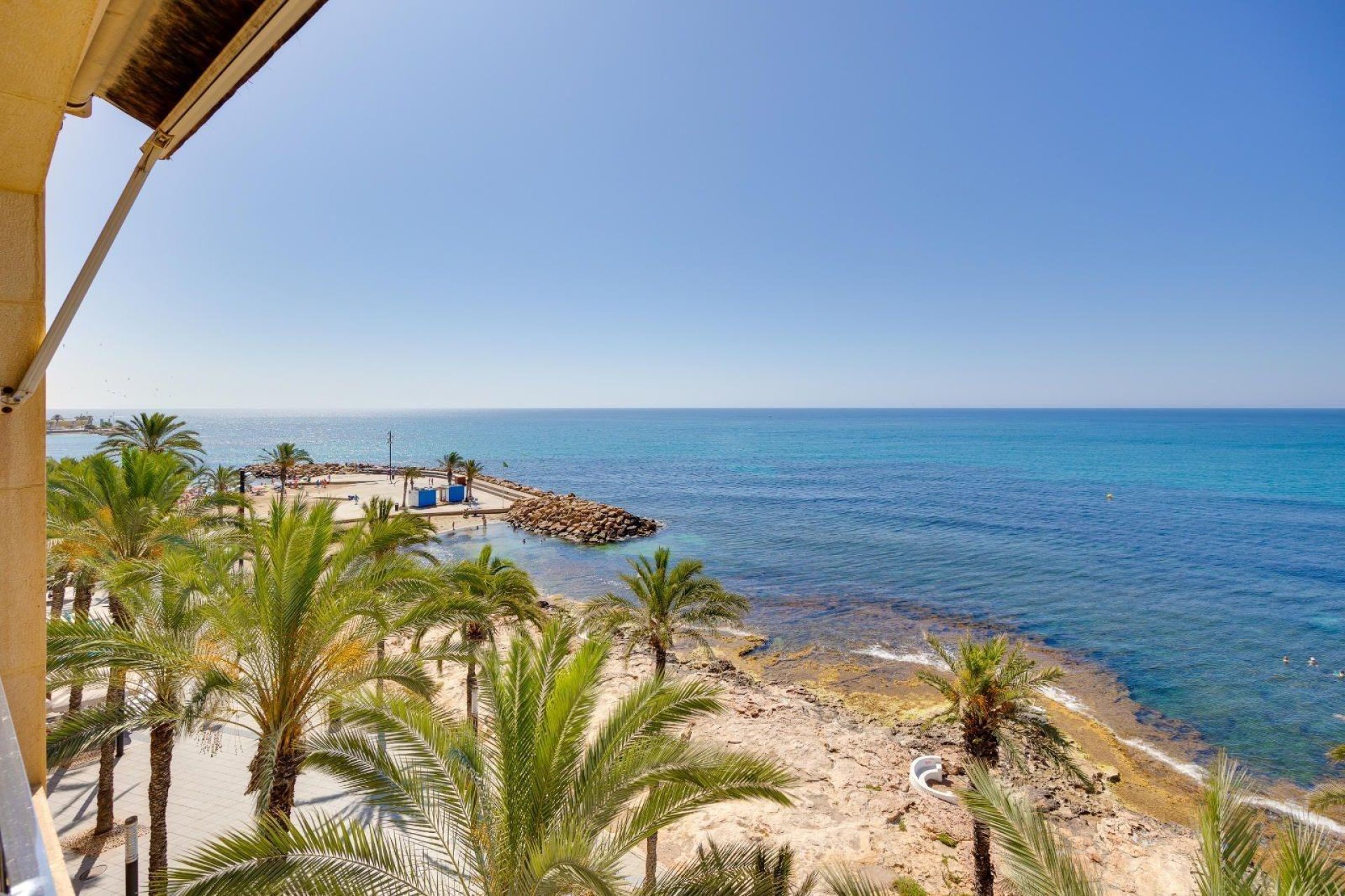 Återförsäljning - Buhardilla -
Torrevieja - Estacion de autobuses