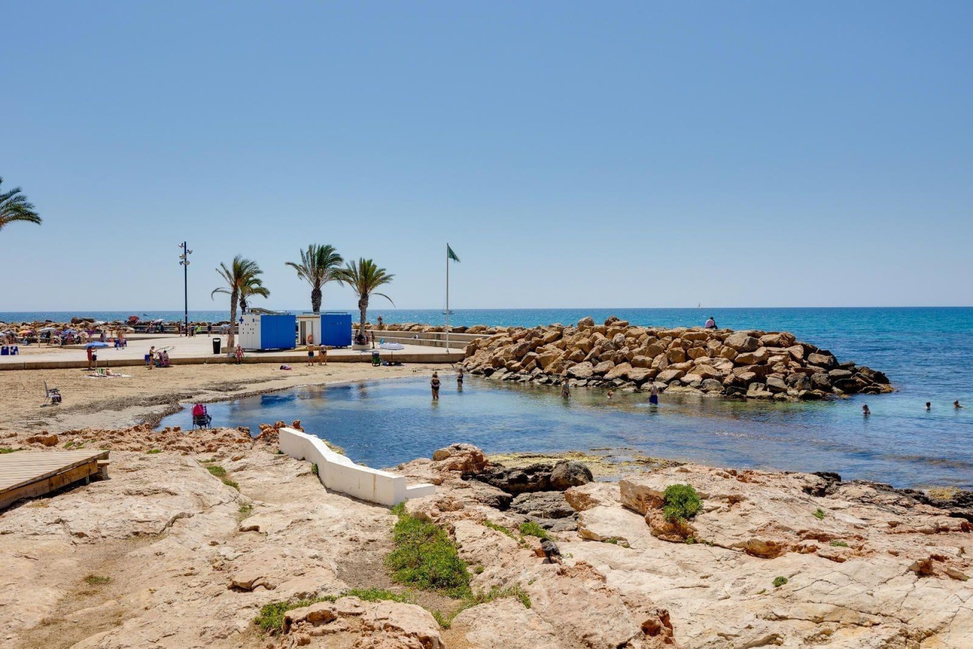 Återförsäljning - Buhardilla -
Torrevieja - Estacion de autobuses