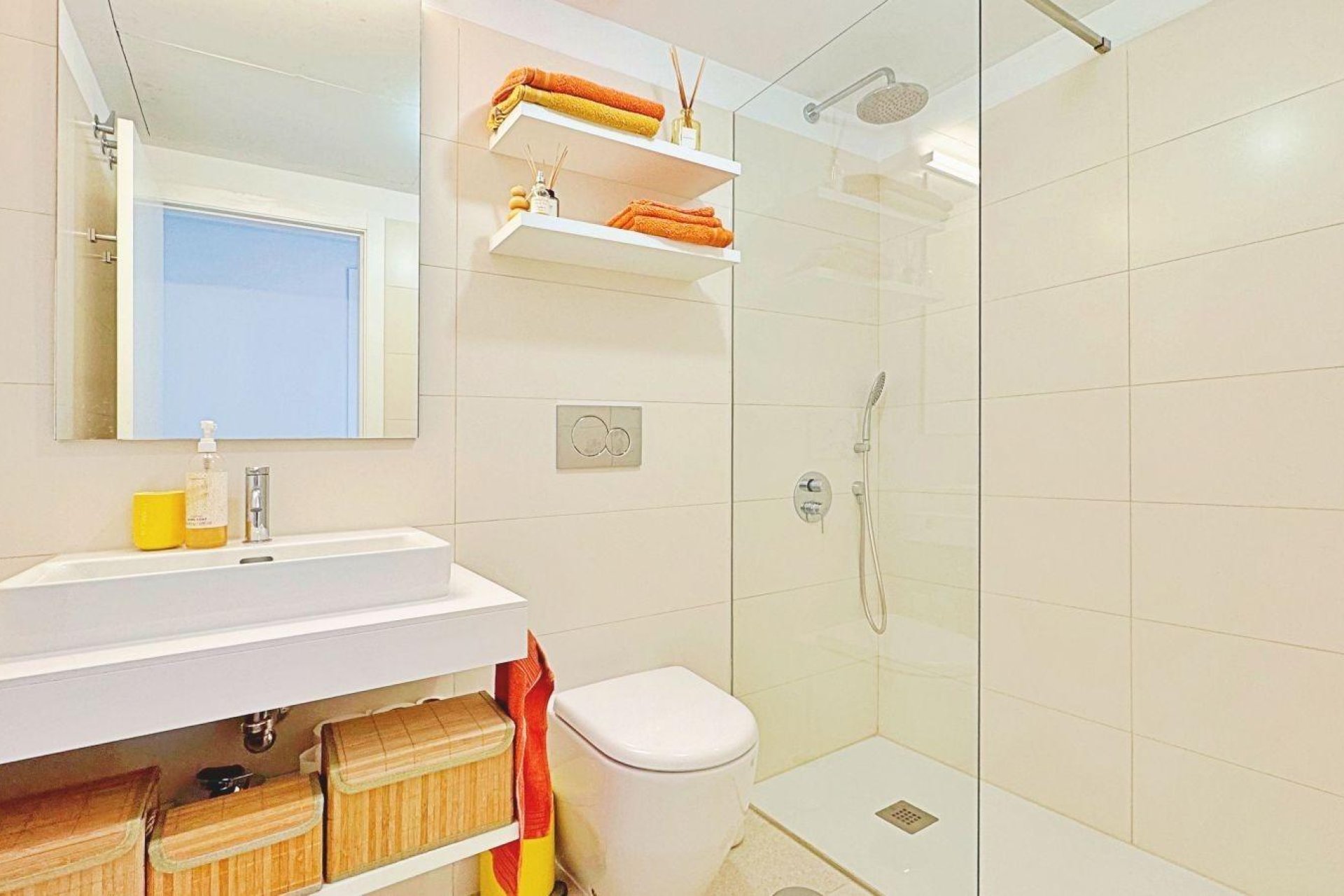 Återförsäljning - Buhardilla -
Torrevieja - Los balcones