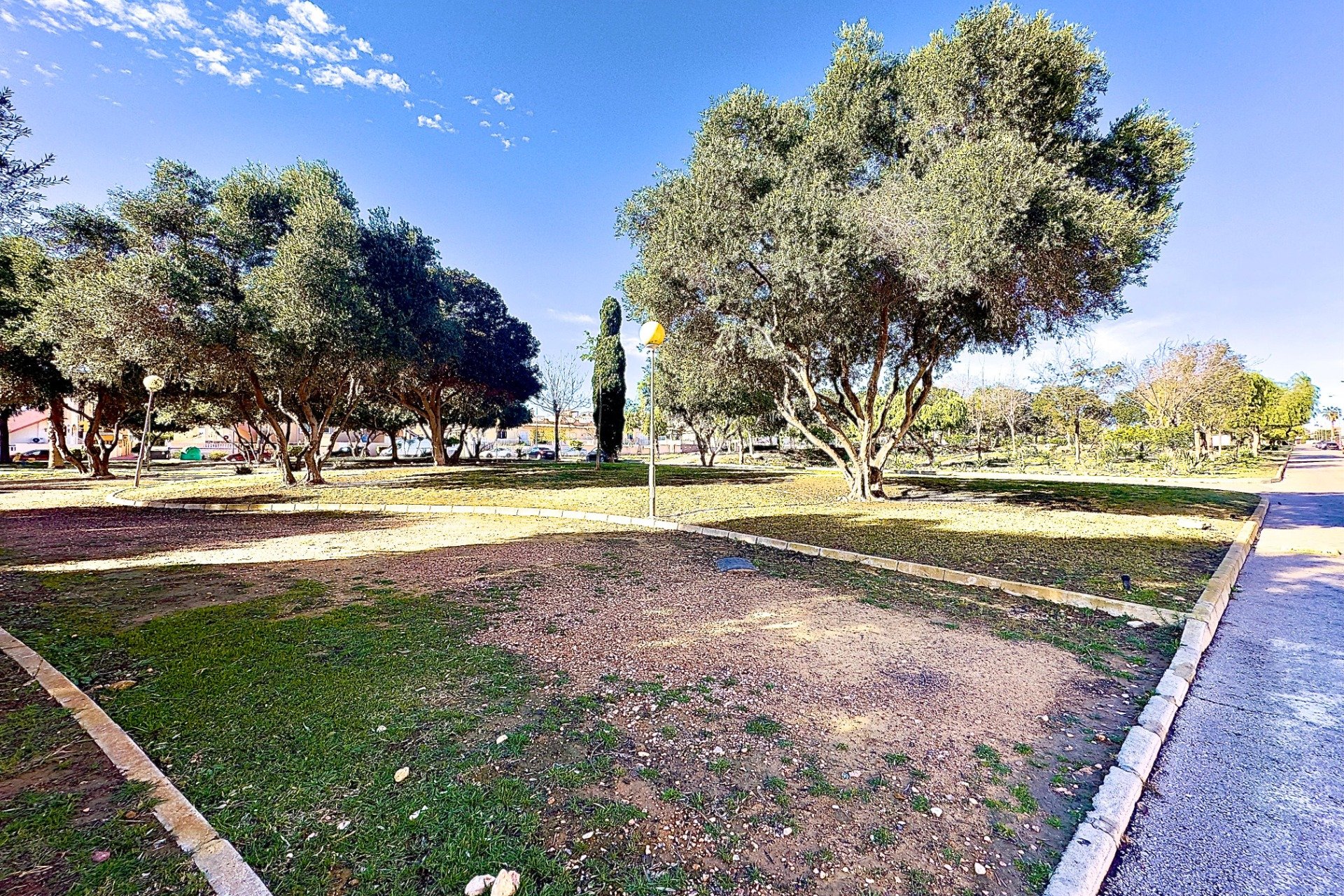 Återförsäljning - Bungalow -
Orihuela Costa - La Florida