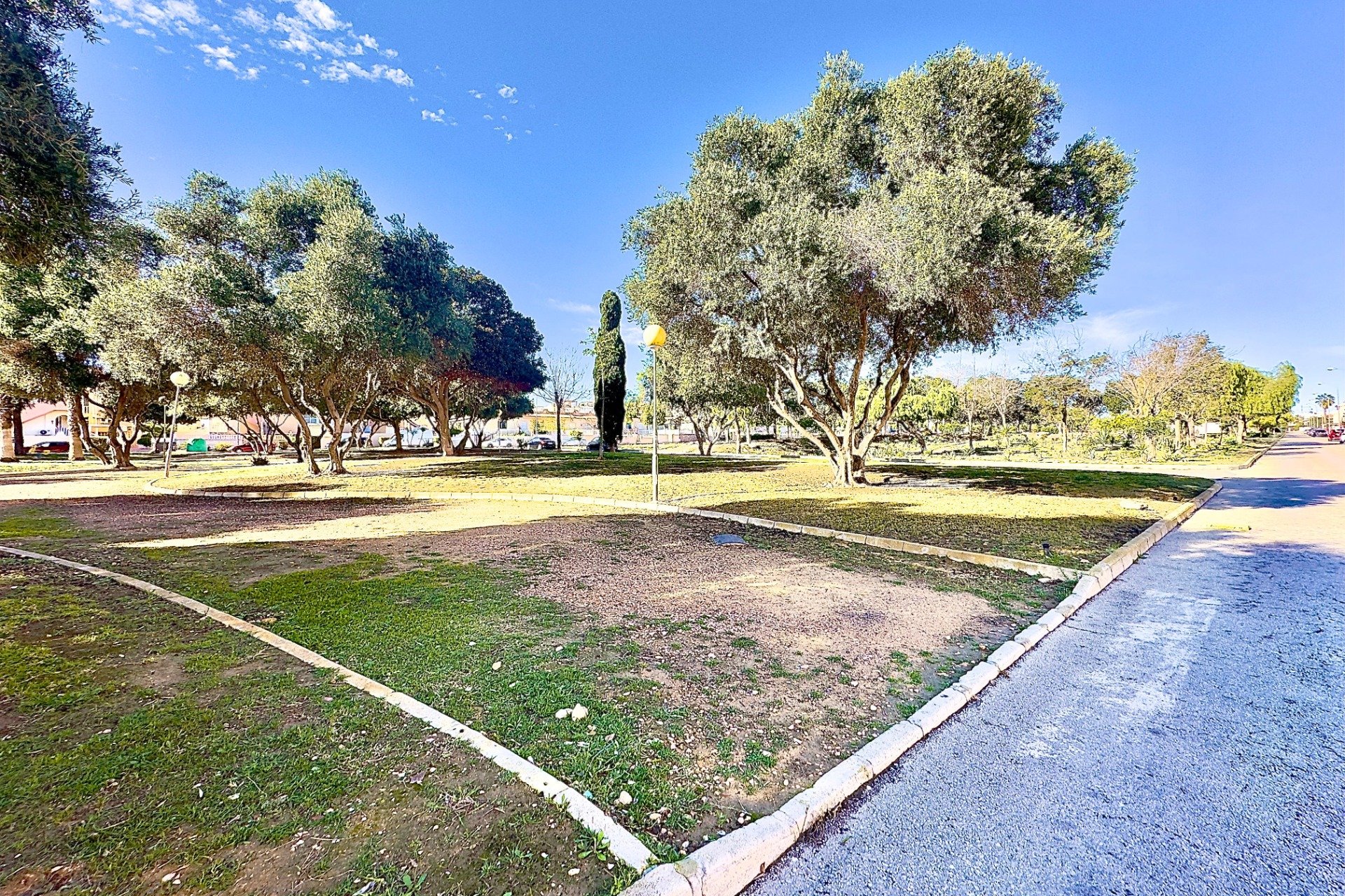 Återförsäljning - Bungalow -
Orihuela Costa - La Florida