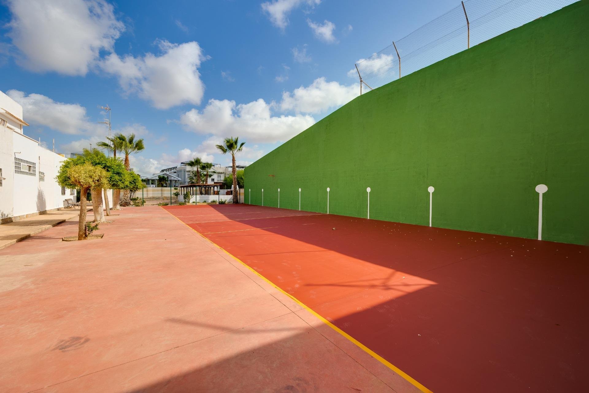 Återförsäljning - Bungalow -
Orihuela Costa - Los Almendros-La Florida