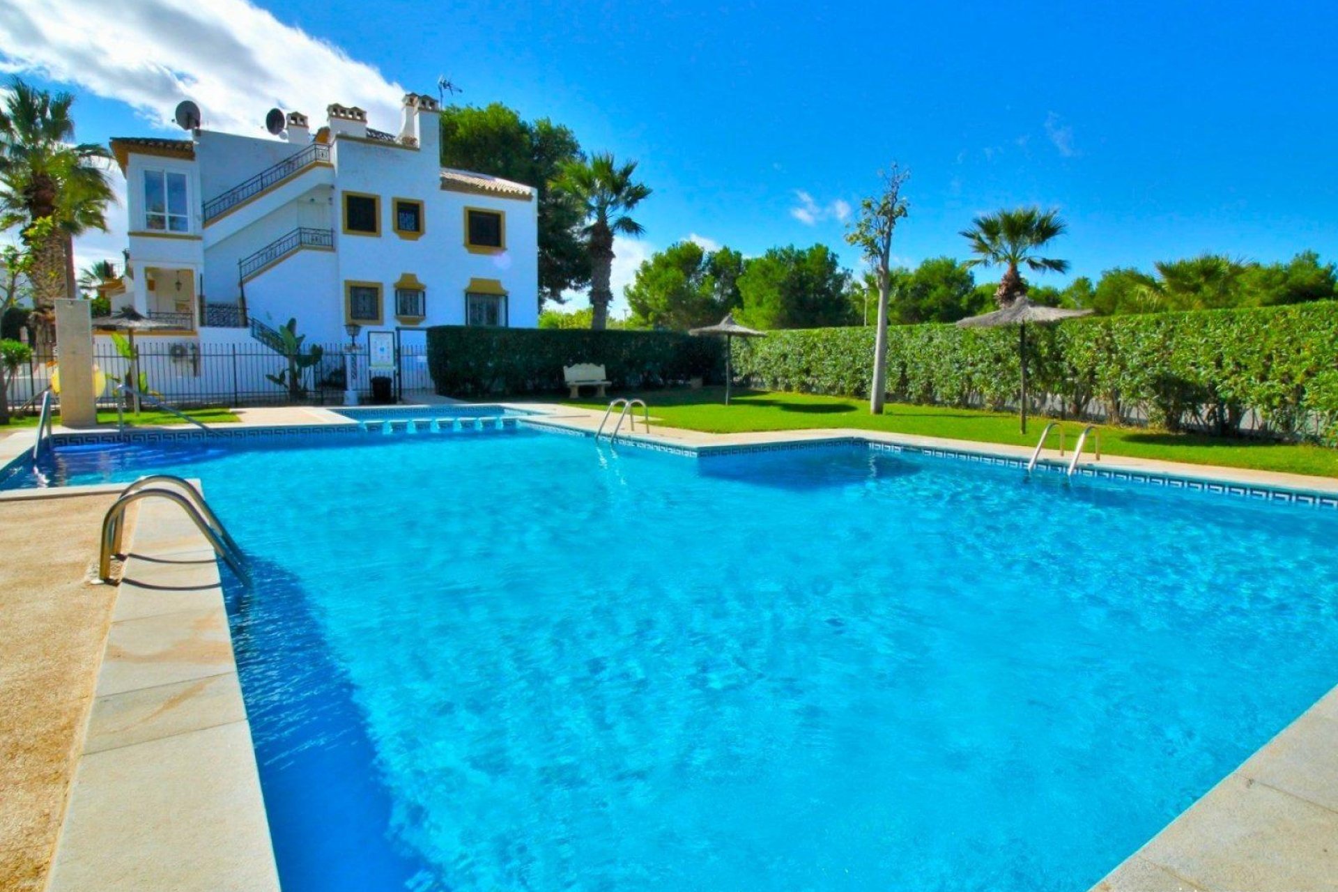 Återförsäljning - Bungalow -
Orihuela Costa - Los Dolses