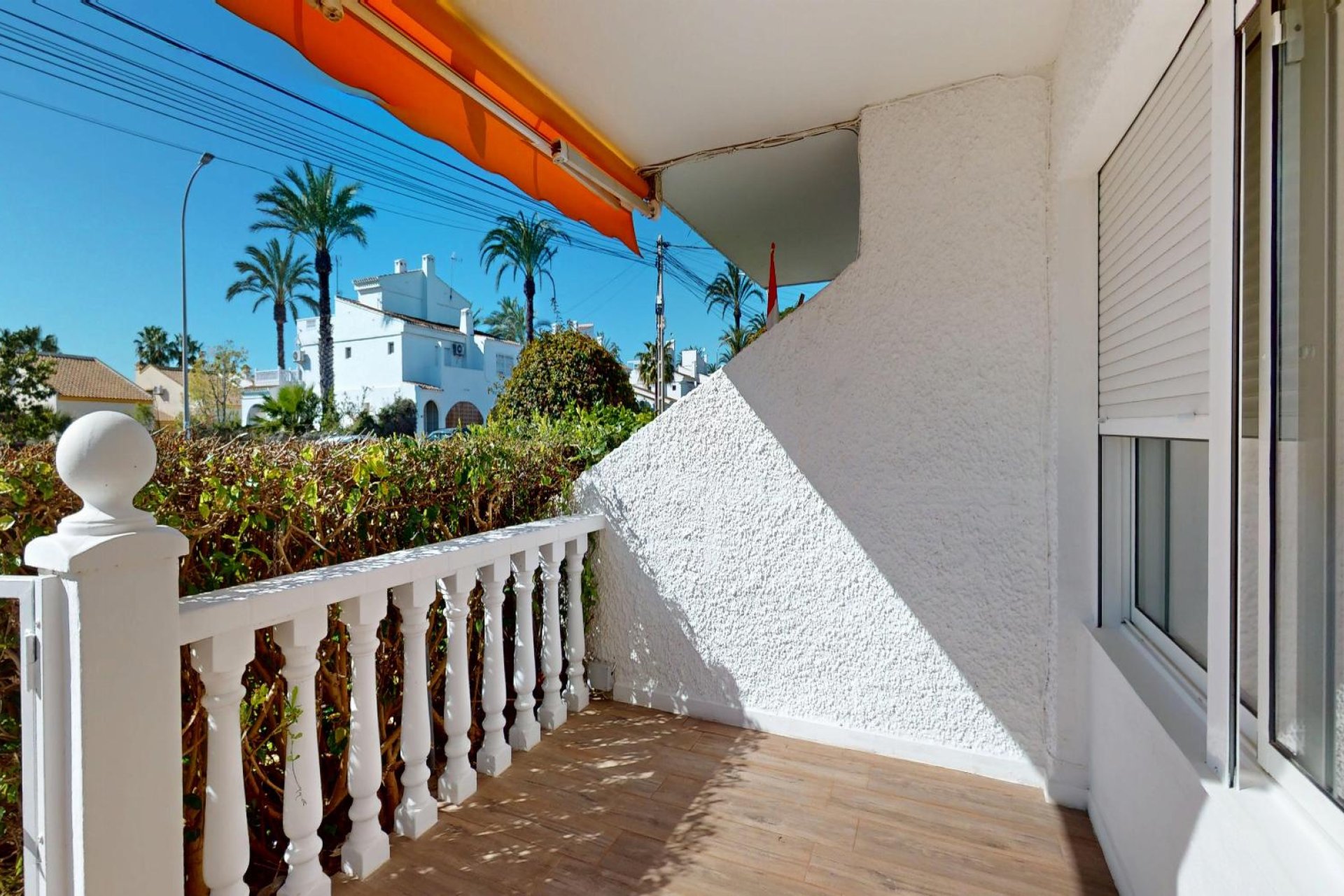 Återförsäljning - Bungalow -
Orihuela Costa - Villamartín