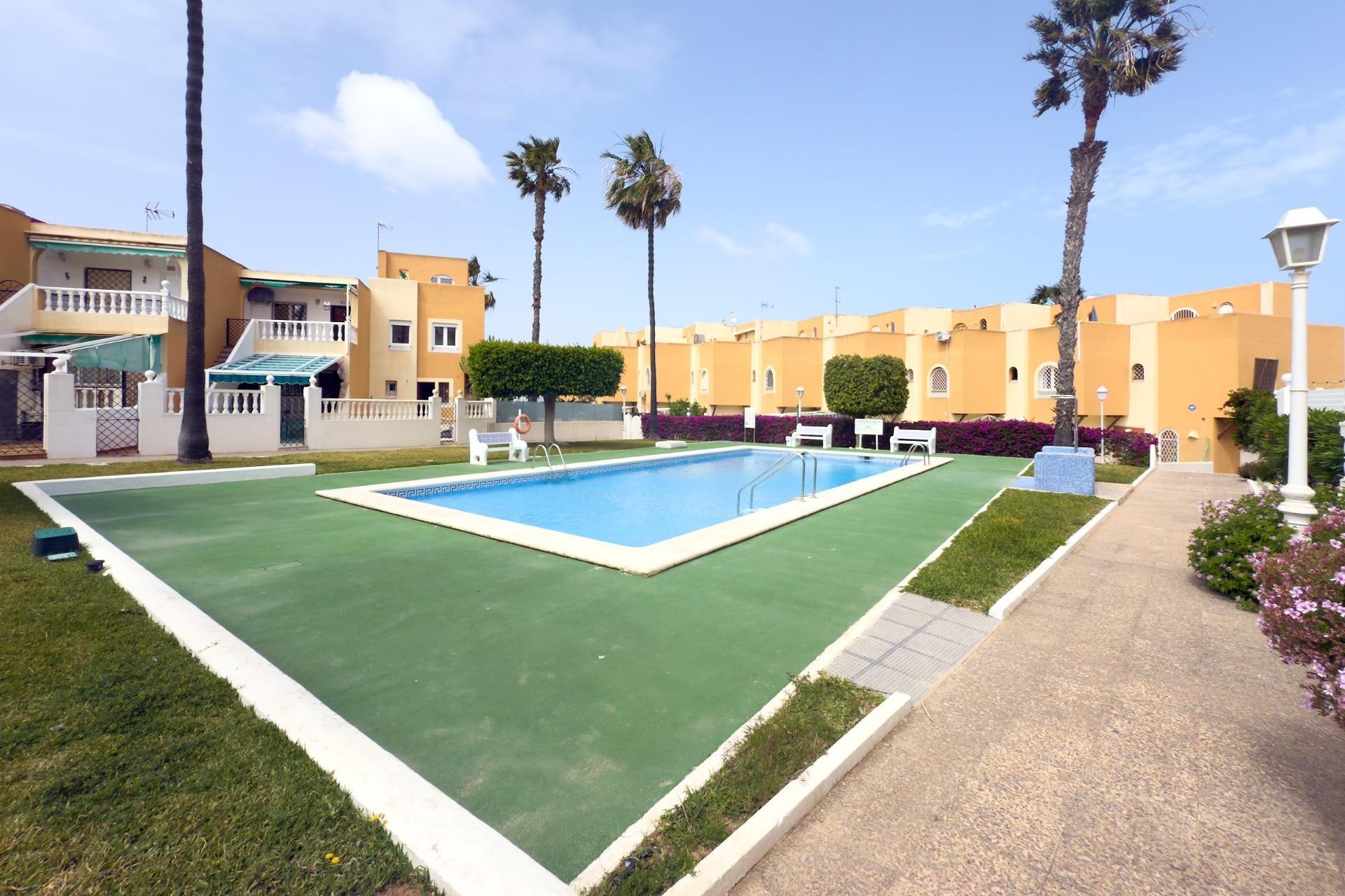 Återförsäljning - Bungalow -
Torrevieja - La Mata
