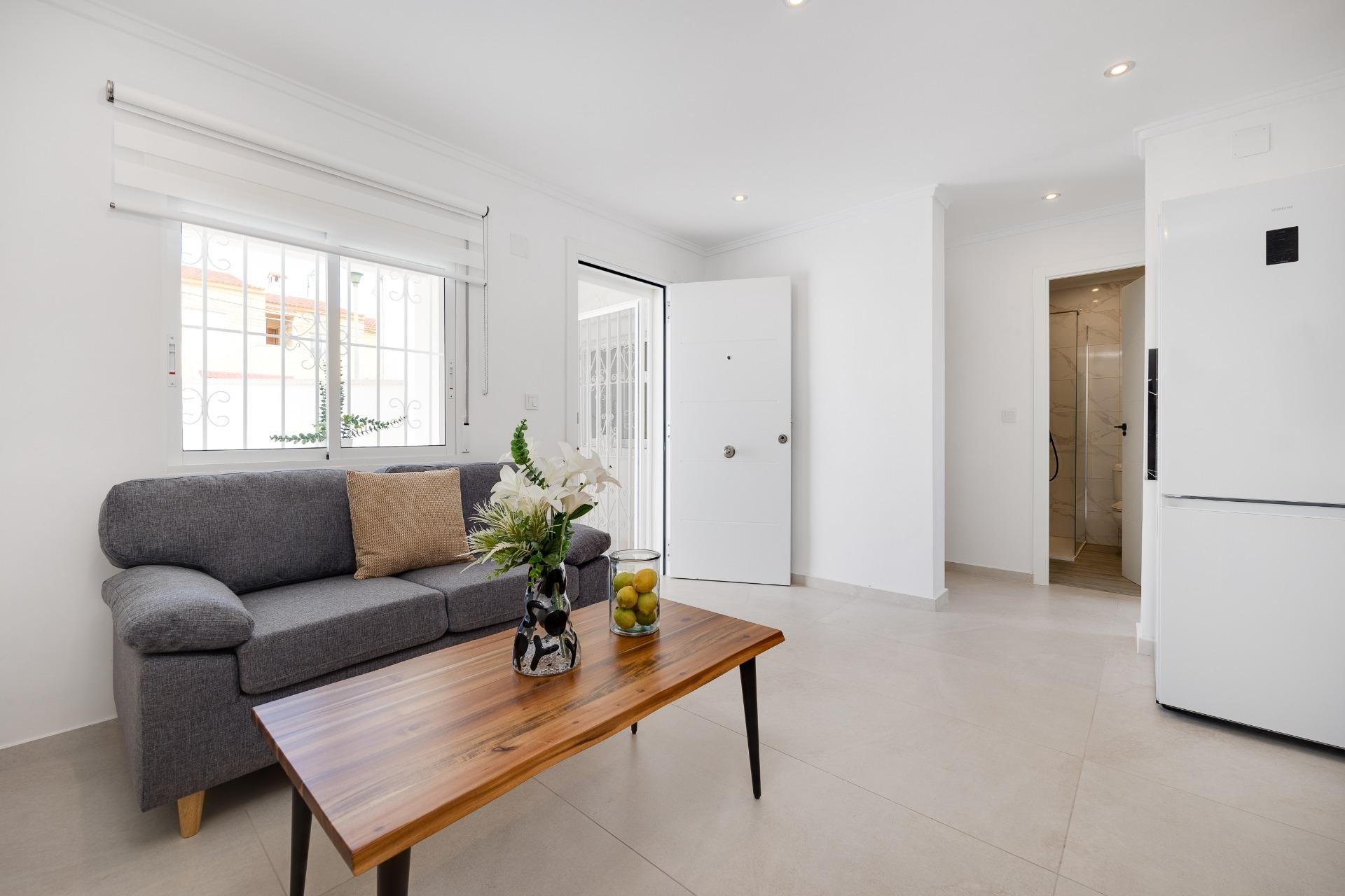 Återförsäljning - Bungalow -
Torrevieja - La Siesta - El Salado - Torreta