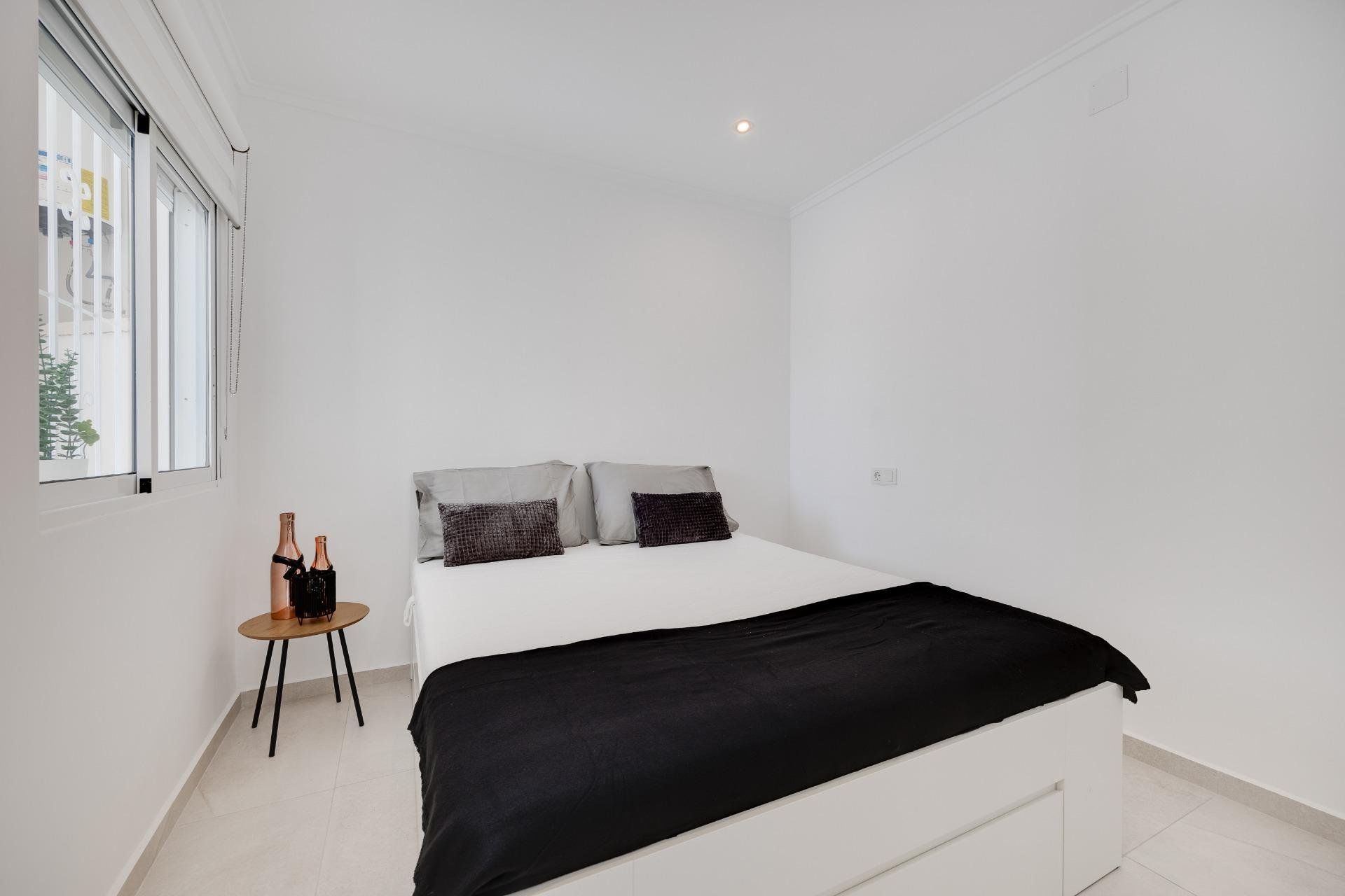 Återförsäljning - Bungalow -
Torrevieja - La Siesta - El Salado - Torreta