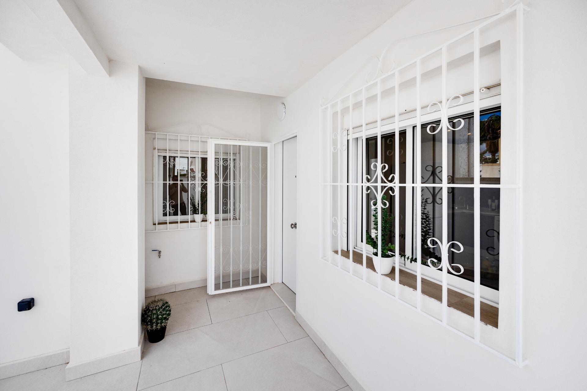 Återförsäljning - Bungalow -
Torrevieja - La Siesta - El Salado - Torreta