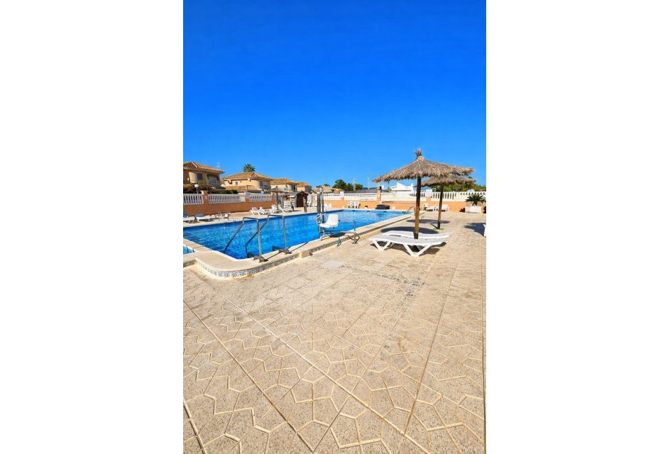 Återförsäljning - Bungalow -
Torrevieja - Los Altos