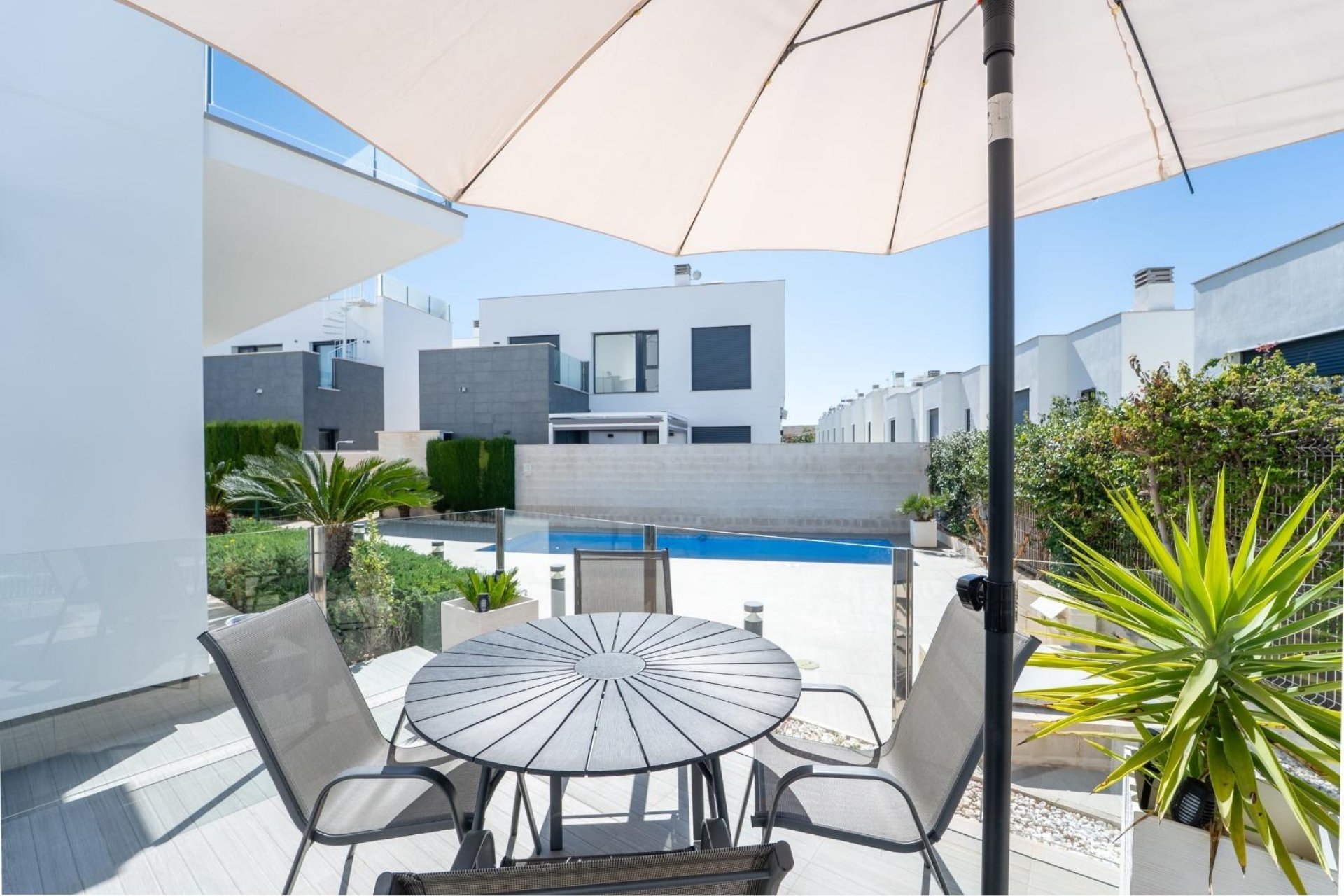 Återförsäljning - Bungalow -
Torrevieja - Punta prima