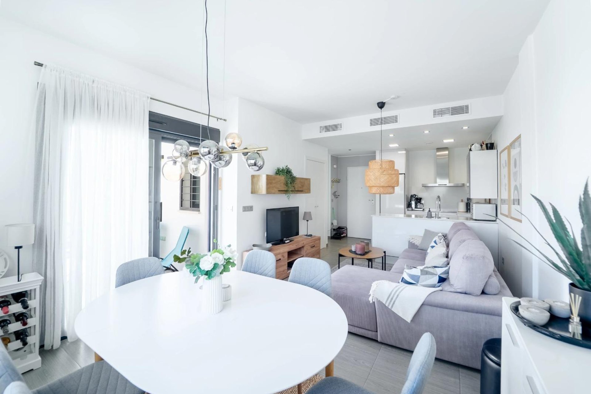 Återförsäljning - Bungalow -
Torrevieja - Punta prima