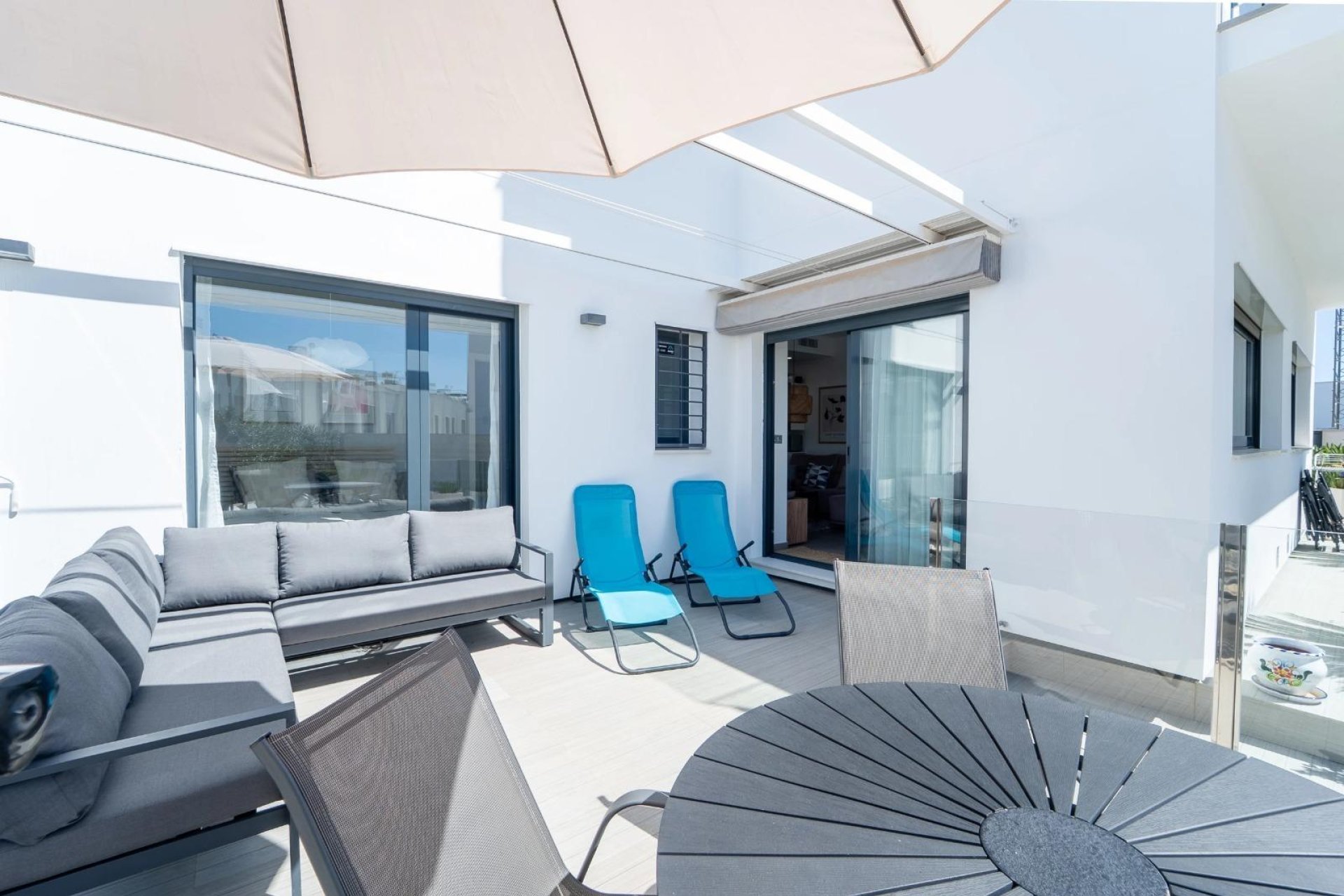 Återförsäljning - Bungalow -
Torrevieja - Punta prima