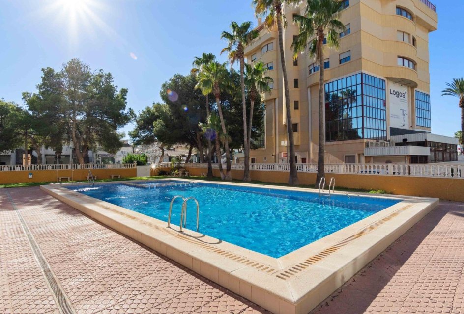 Återförsäljning - Bungalow -
Torrevieja - Punta prima