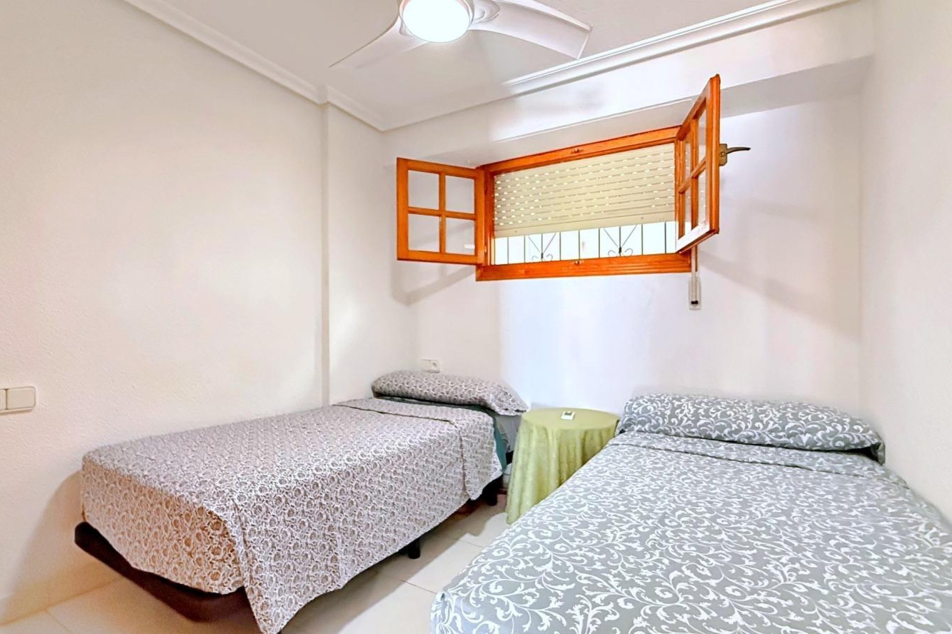 Återförsäljning - Bungalow -
Torrevieja - Punta prima