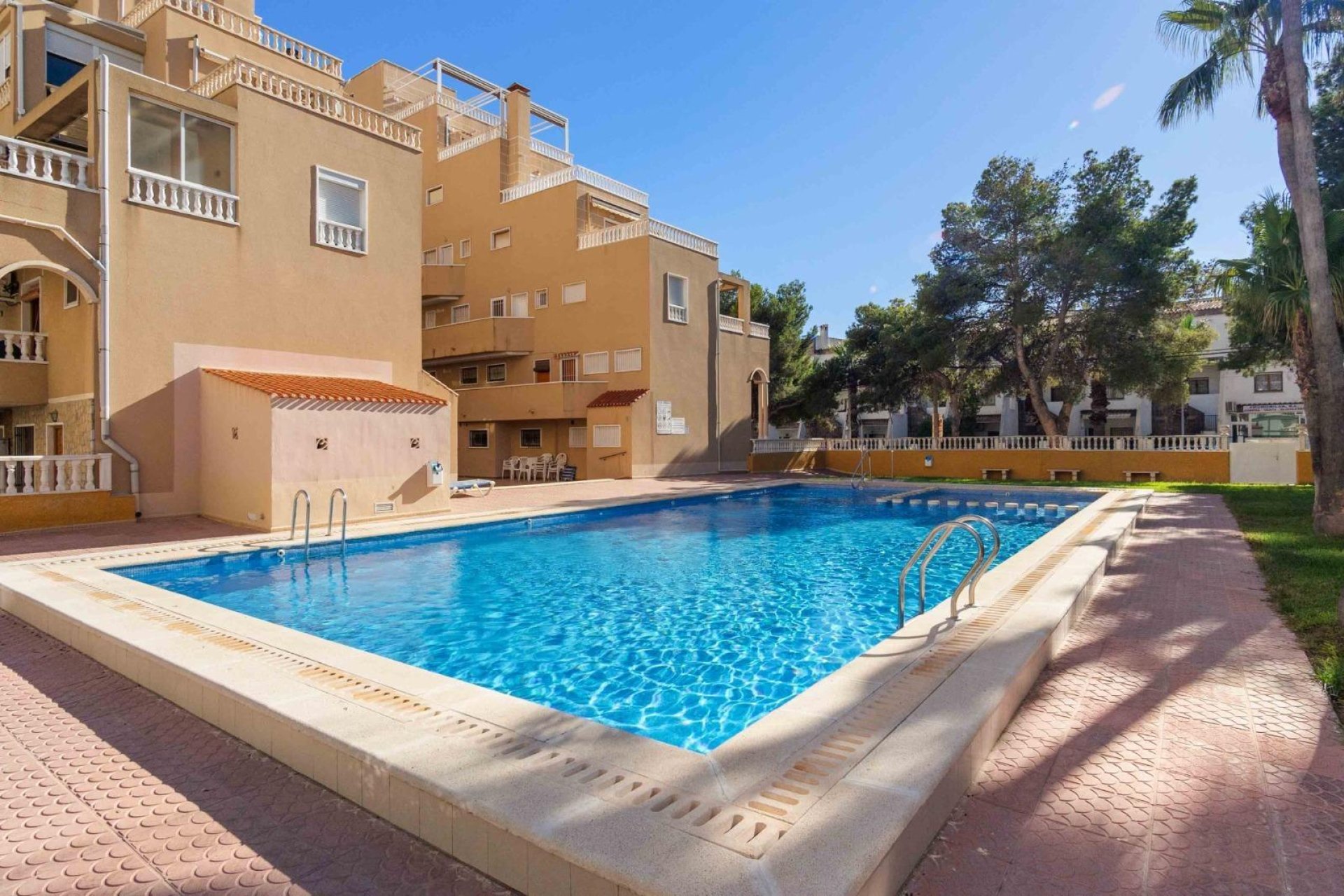 Återförsäljning - Bungalow -
Torrevieja - Punta prima