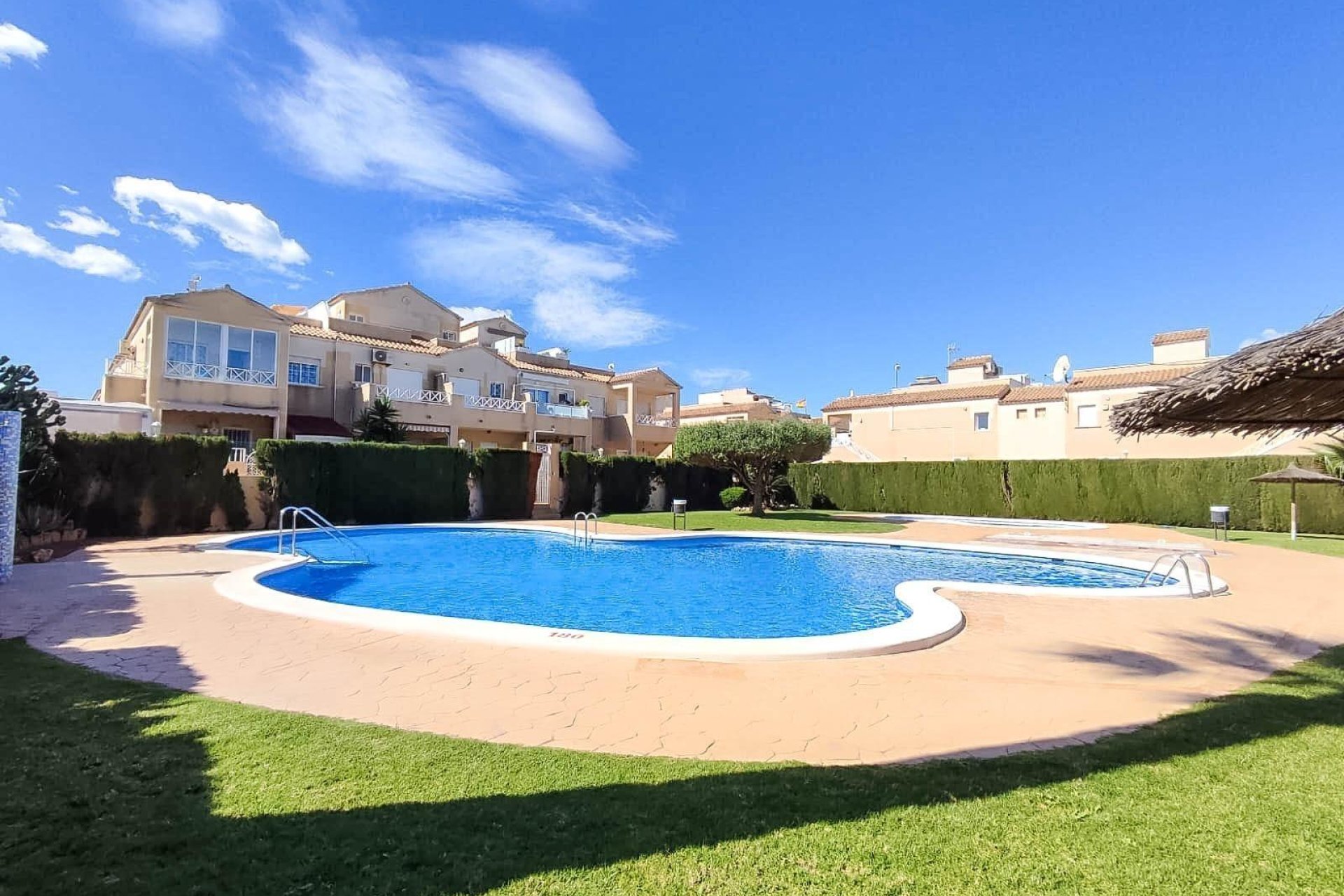 Återförsäljning - Bungalow -
Torrevieja - Sector 25