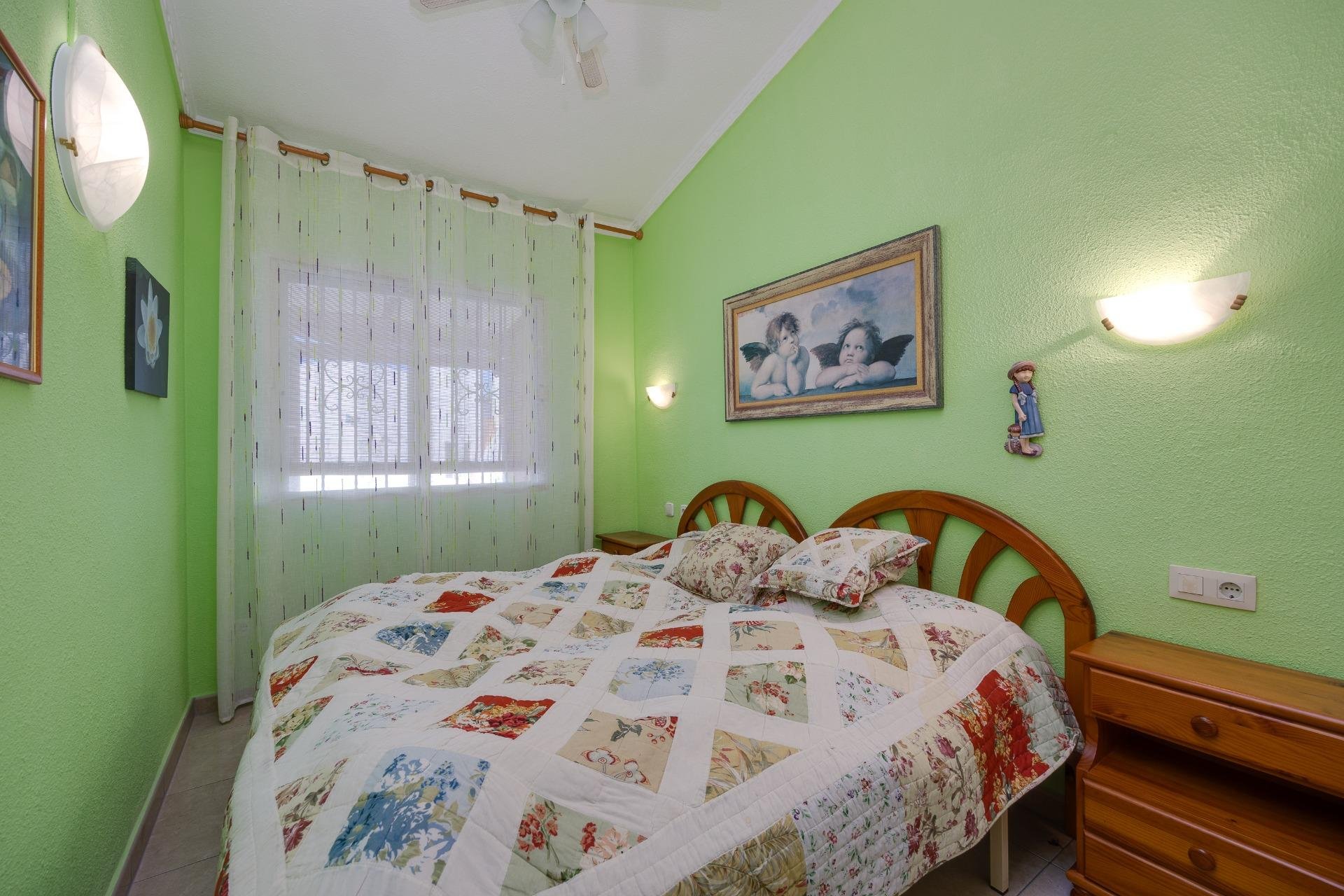 Återförsäljning - Bungalow -
Torrevieja - Torre la mata