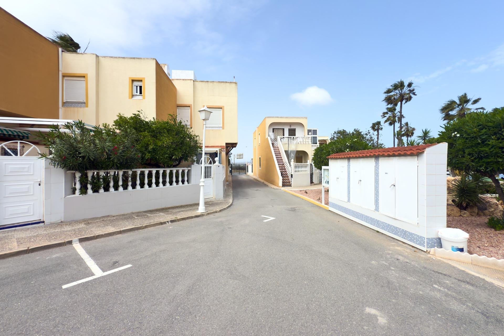 Återförsäljning - Bungalow -
Torrevieja - Torreblanca