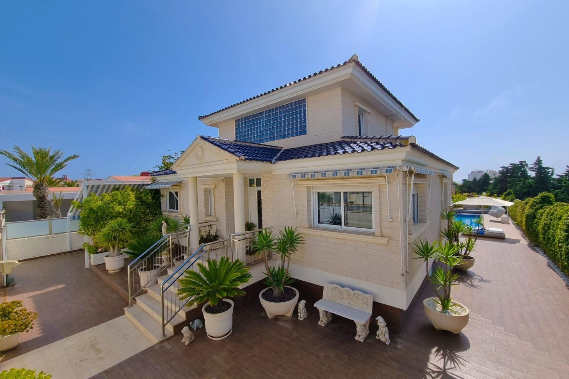 Återförsäljning - - CHALET -
Torrevieja - La Mata