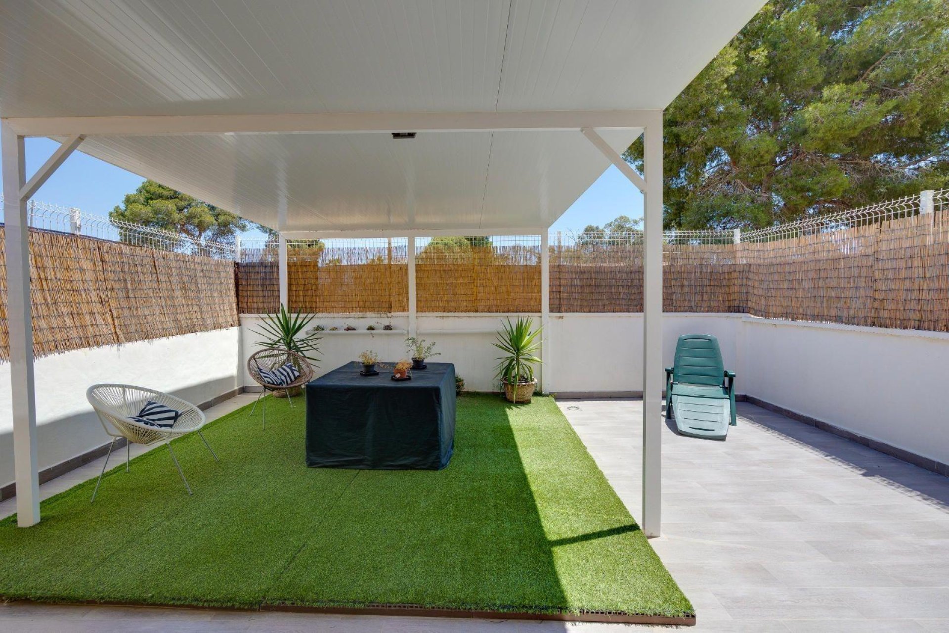 Återförsäljning - Duplex -
Guardamar del Segura - EL RASO